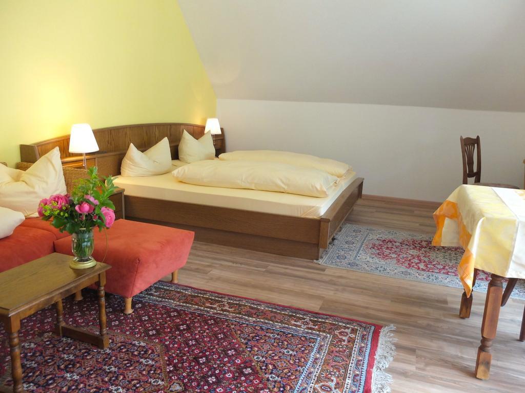 Gaestehaus Hermine โอเบอร์เคียร์ช ภายนอก รูปภาพ